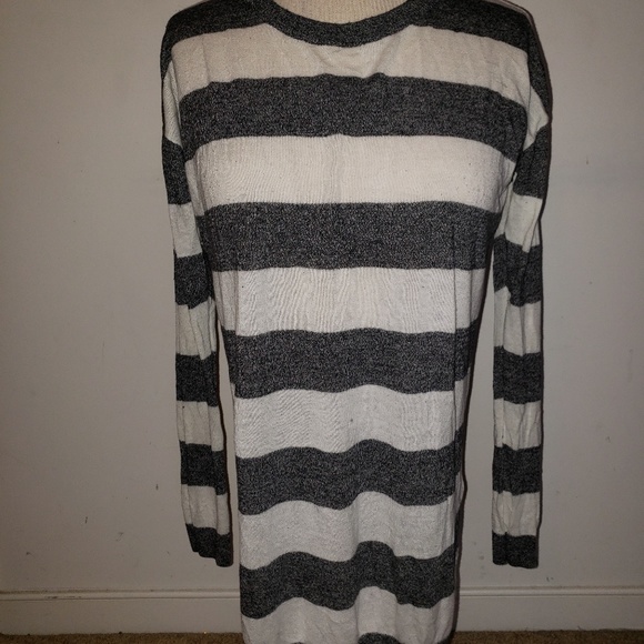 Sweater - Picture 2 of 4